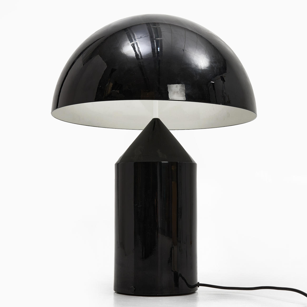 VICO MAGISTRETTI, «Atollo», Oluce, negro, aluminio.