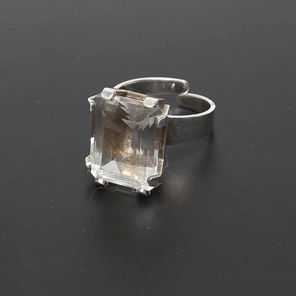 RING, silver/bergkristall. årsbokstav Z9.