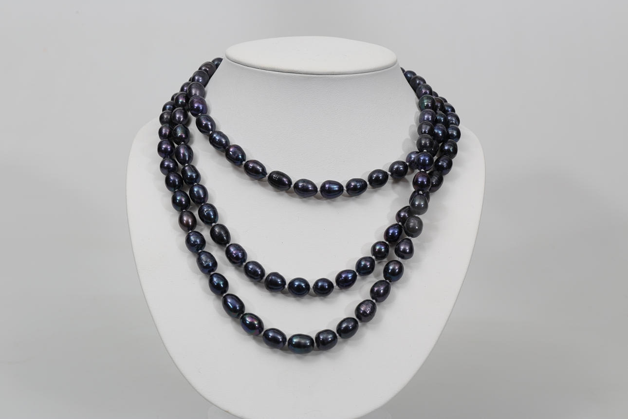 HALSBAND, blå-svarta sötvattenspärlor, 2000-tal.