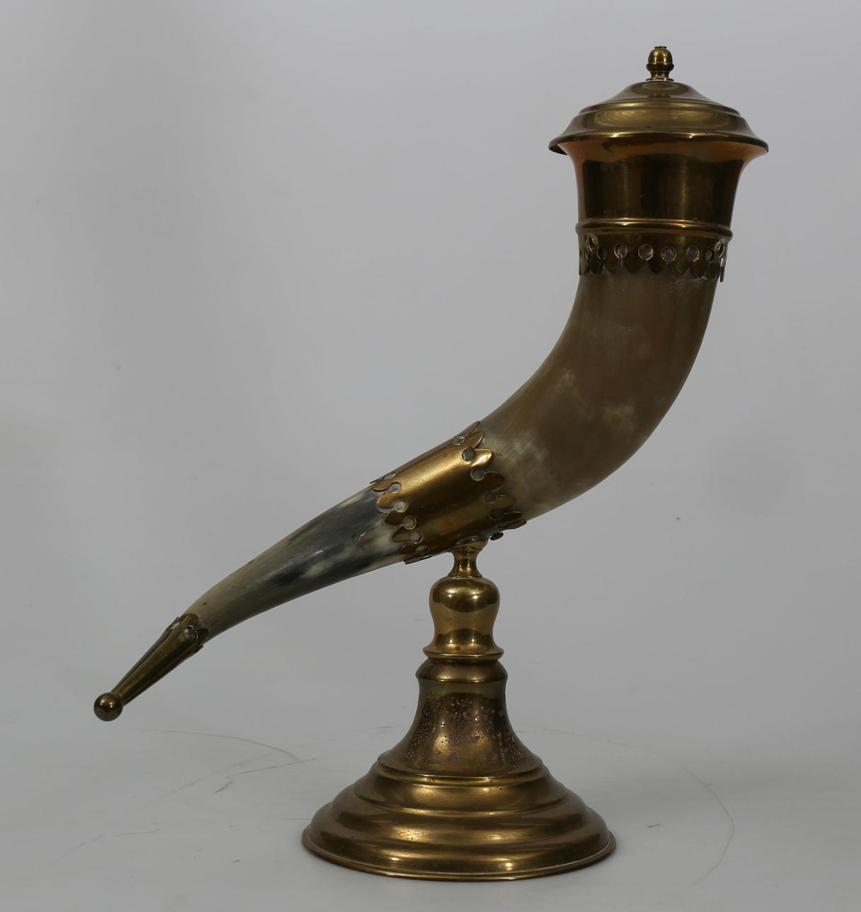 YMNIGHETSHORN, horn och mässing, 1900-talets första hälft.