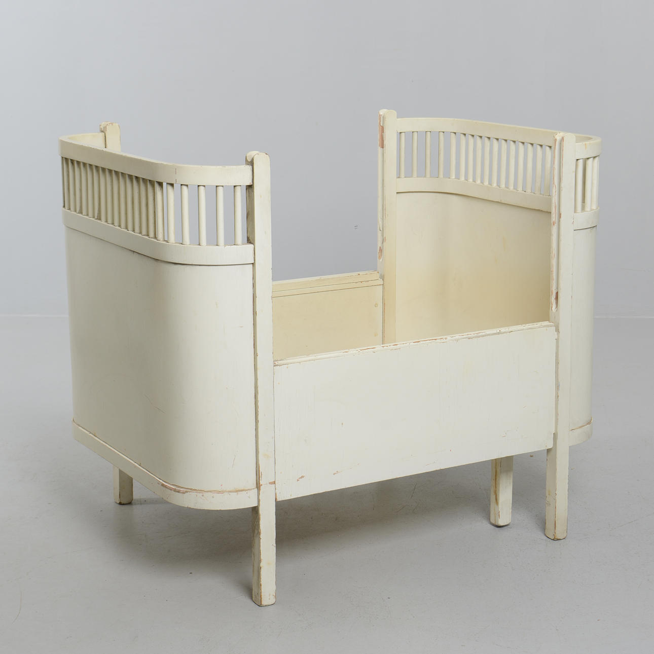 VIGGO EINFELDT. Barnsäng, utfällbar, "Juno", etikettmärkt Juno export.