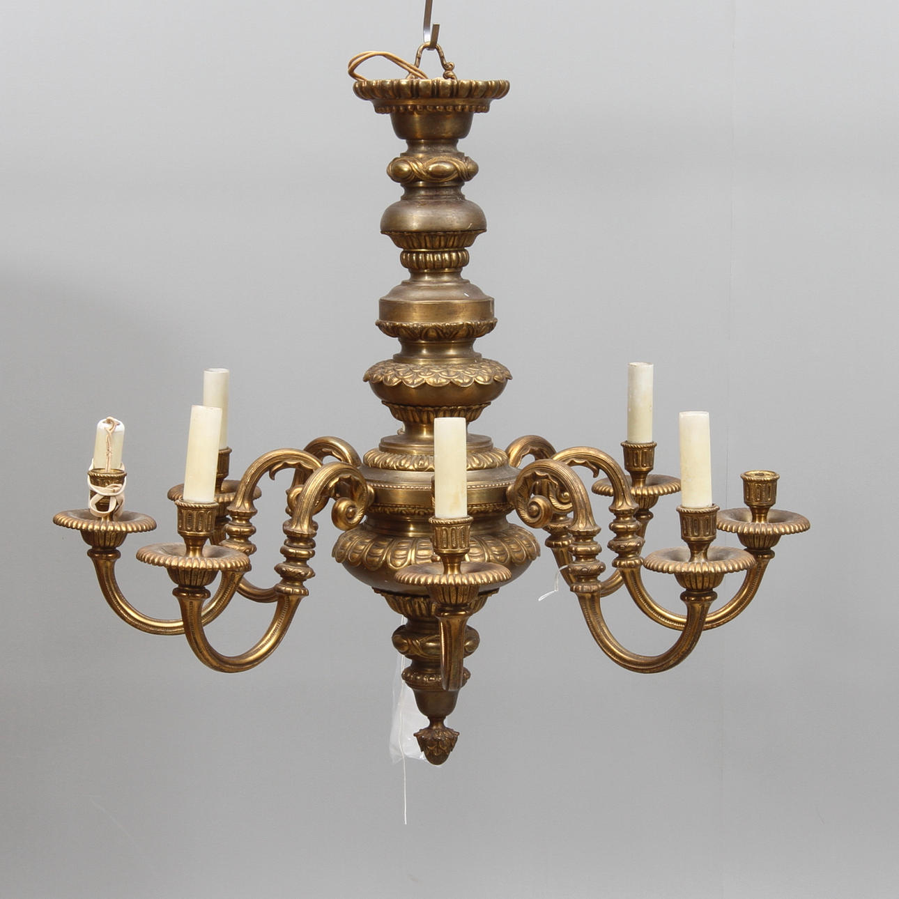 LJUSKRONA, patinerad gulmetall, 1900-talets första hälft.