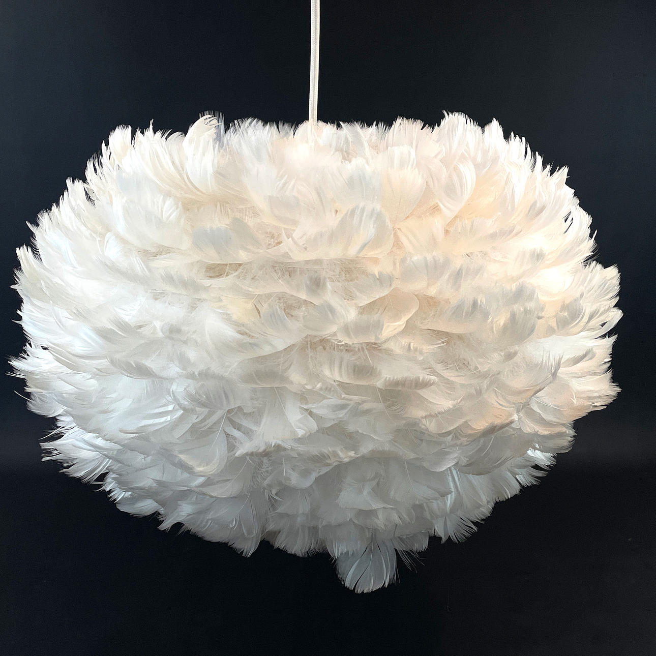 EINE DECKENLAMPE, Eos, Vita Copenhagen.