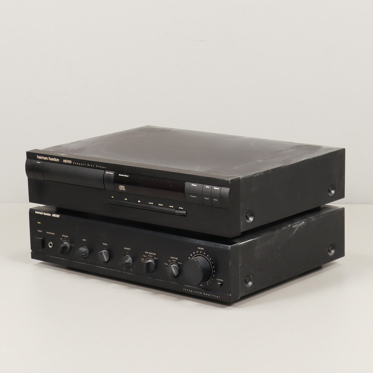 VERSTÄRKER UND CD-SPIELER Harman Kardon, 1990er.