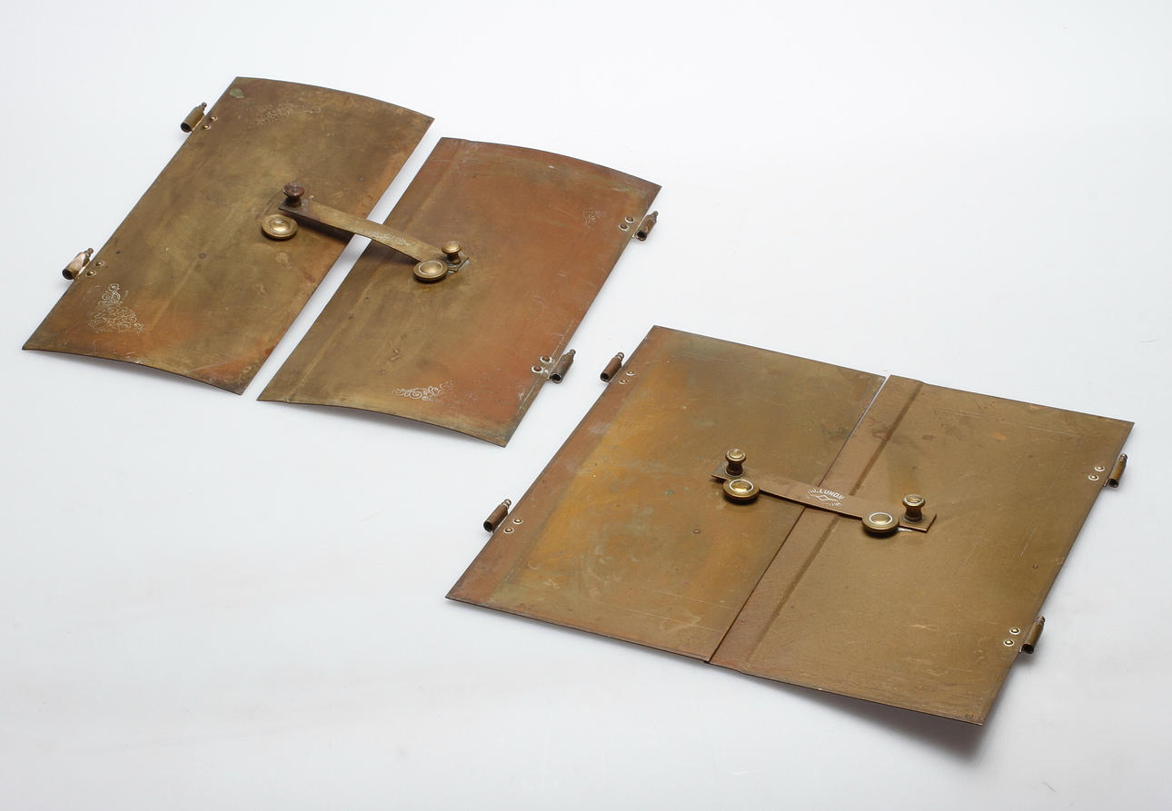 KAKELUGNSLUCKOR, mässing, 2 par, HL. Lundh samt Krylbo Fabr-Aktiebolag, Eskilstuna.