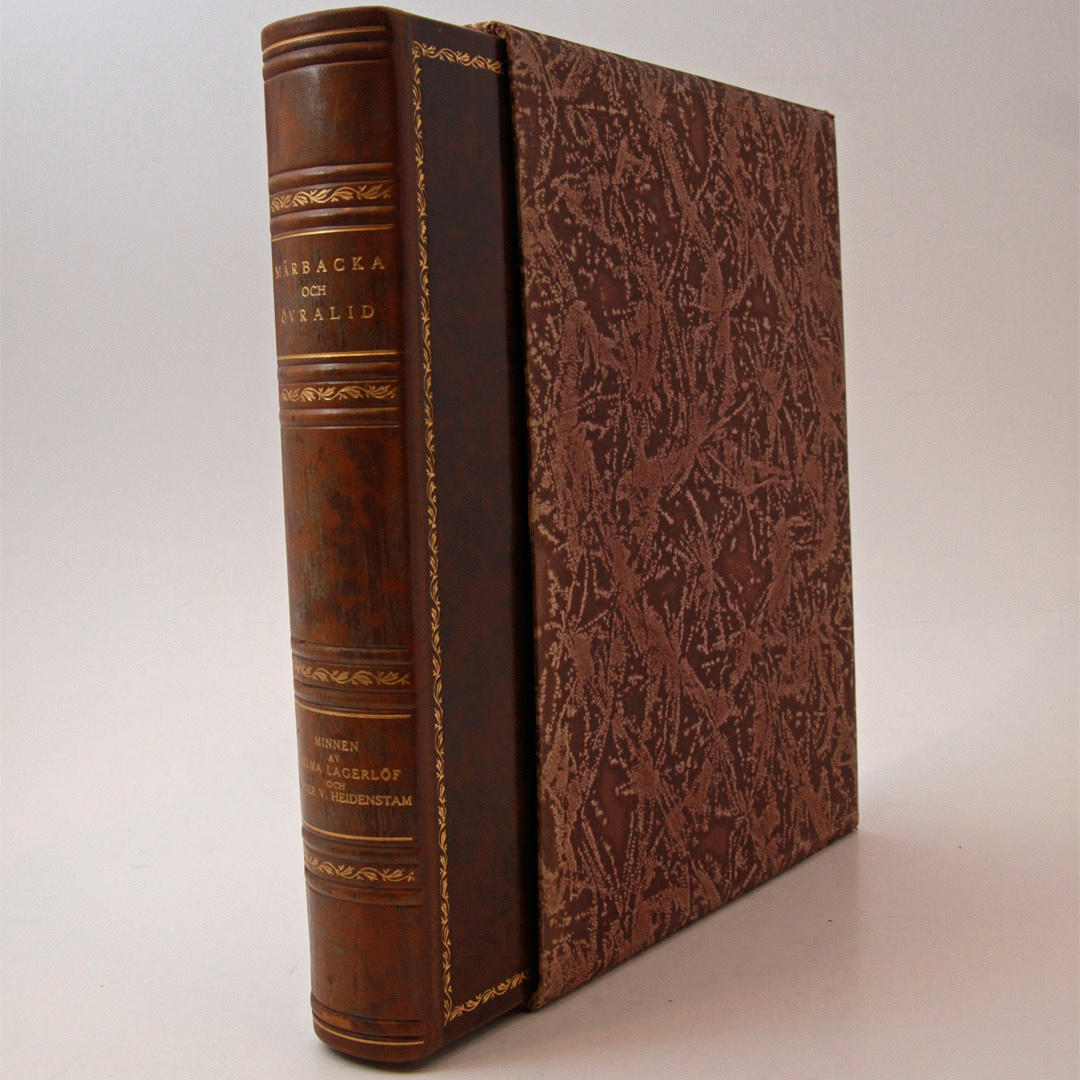 AXEL FRIDELL. "Mårbacka och Övralid" Med Axel Fridells originallitografi av Selma Lagerlöf.