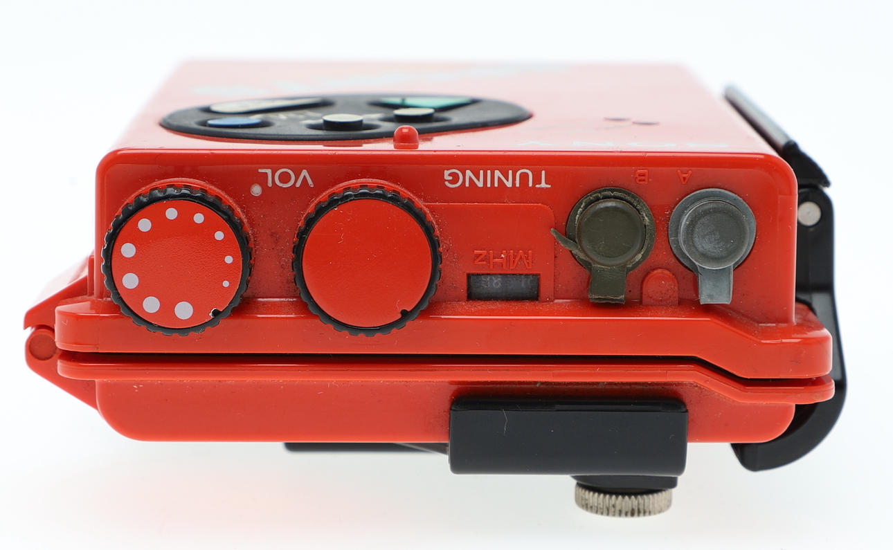 SONY WM-F55 WALKMAN カセットプレーヤー TVFMAM レッド Yahoo!オークション -「sony wm f55」の落札相場・落札価格