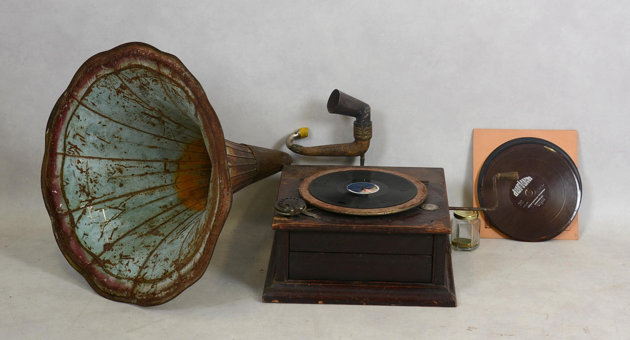 TRATTGRAMMOFON, 1800/1900-tal.