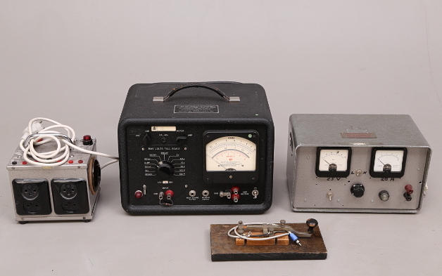 RADIOAMATÖRUTRUSTNING, 4 delar.