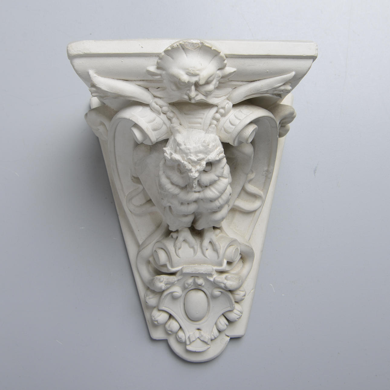 WALL BRACKET, DRYWALL.
