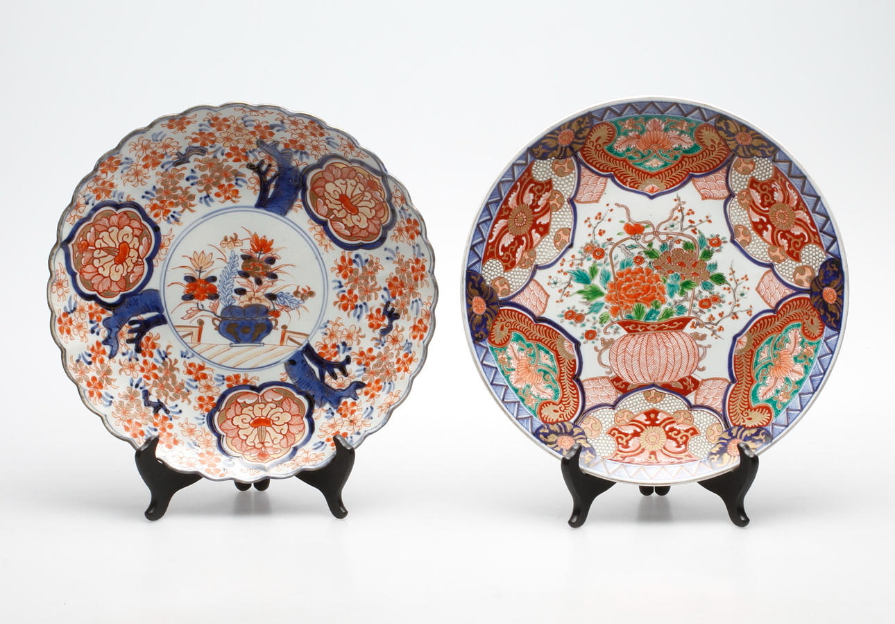 TALLRIKAR/FAT, 2 stycken. Imari, Japan. 18/1900-tal.