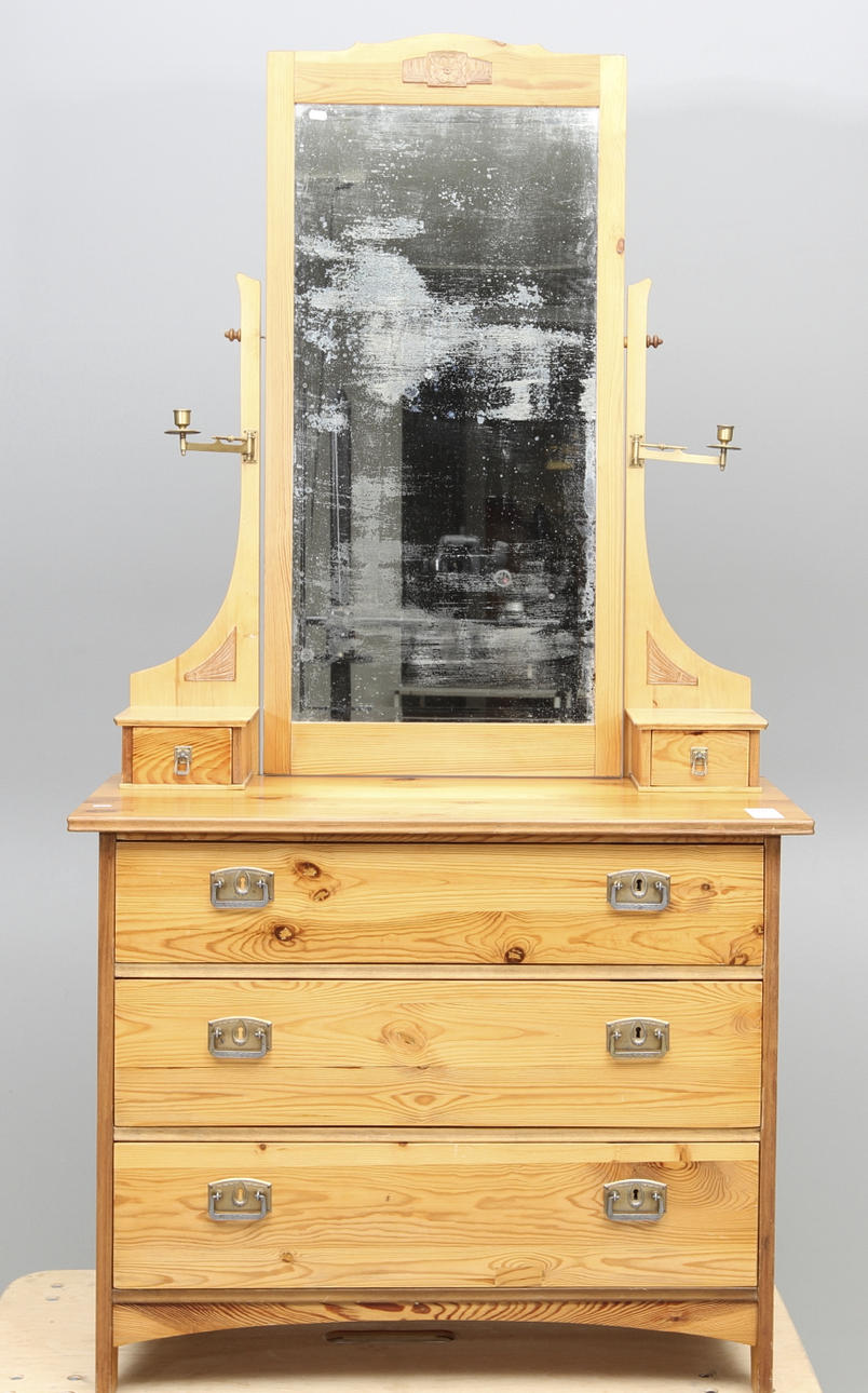 SPEGELBYRÅ, furu, jugend, 1900-talets början.