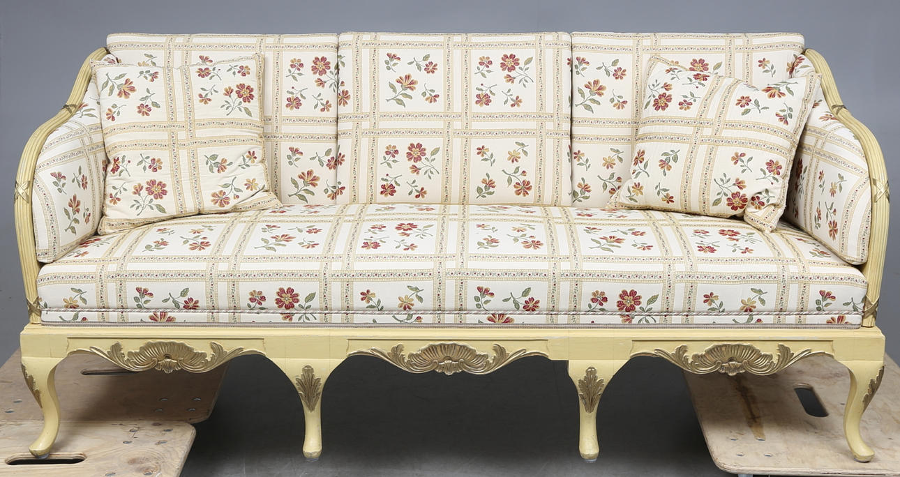 TRÅGSOFFA, rokokostil. 1900-tal.