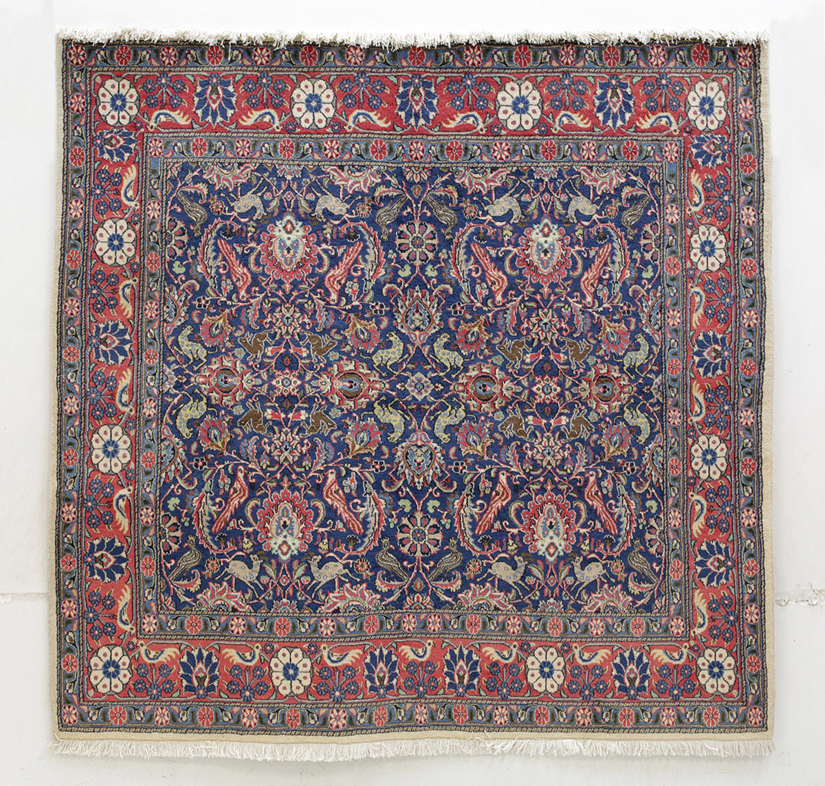 MATTA, Persisk, figural Varamin, 196 x 202 cm.