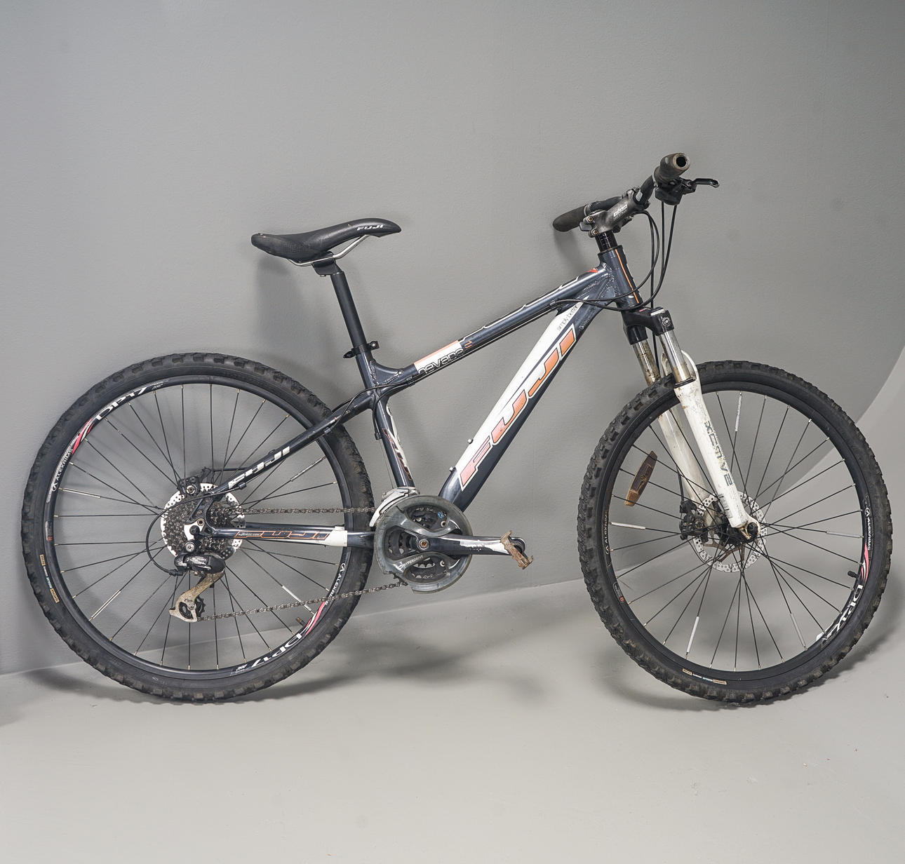 MAASTOPYÖRÄ Fuji Nevada 1.0.