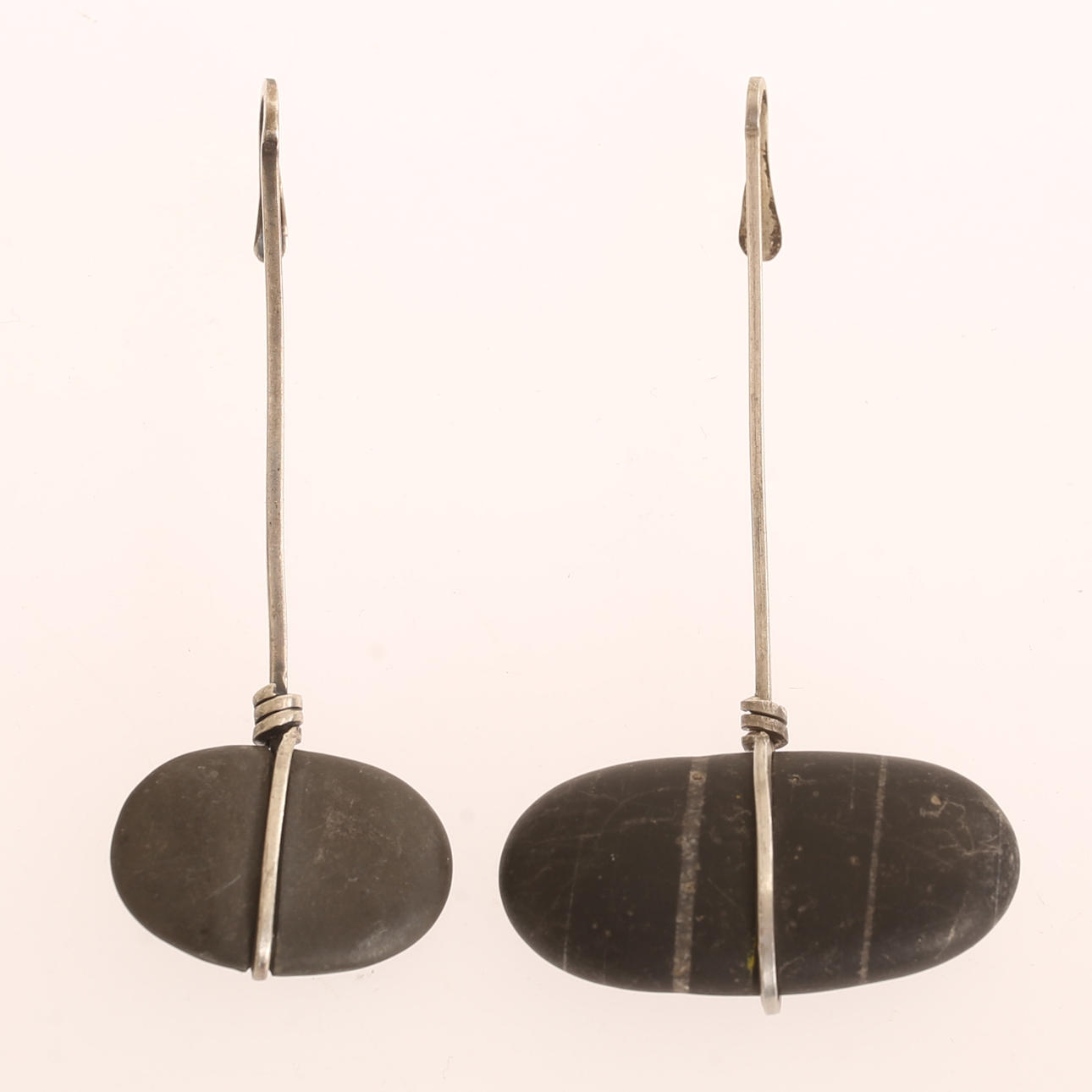 VIVIANNA TORUN BÜLOW-HÜBE. Hängen, 2 stycken, sterlingsilver med ...