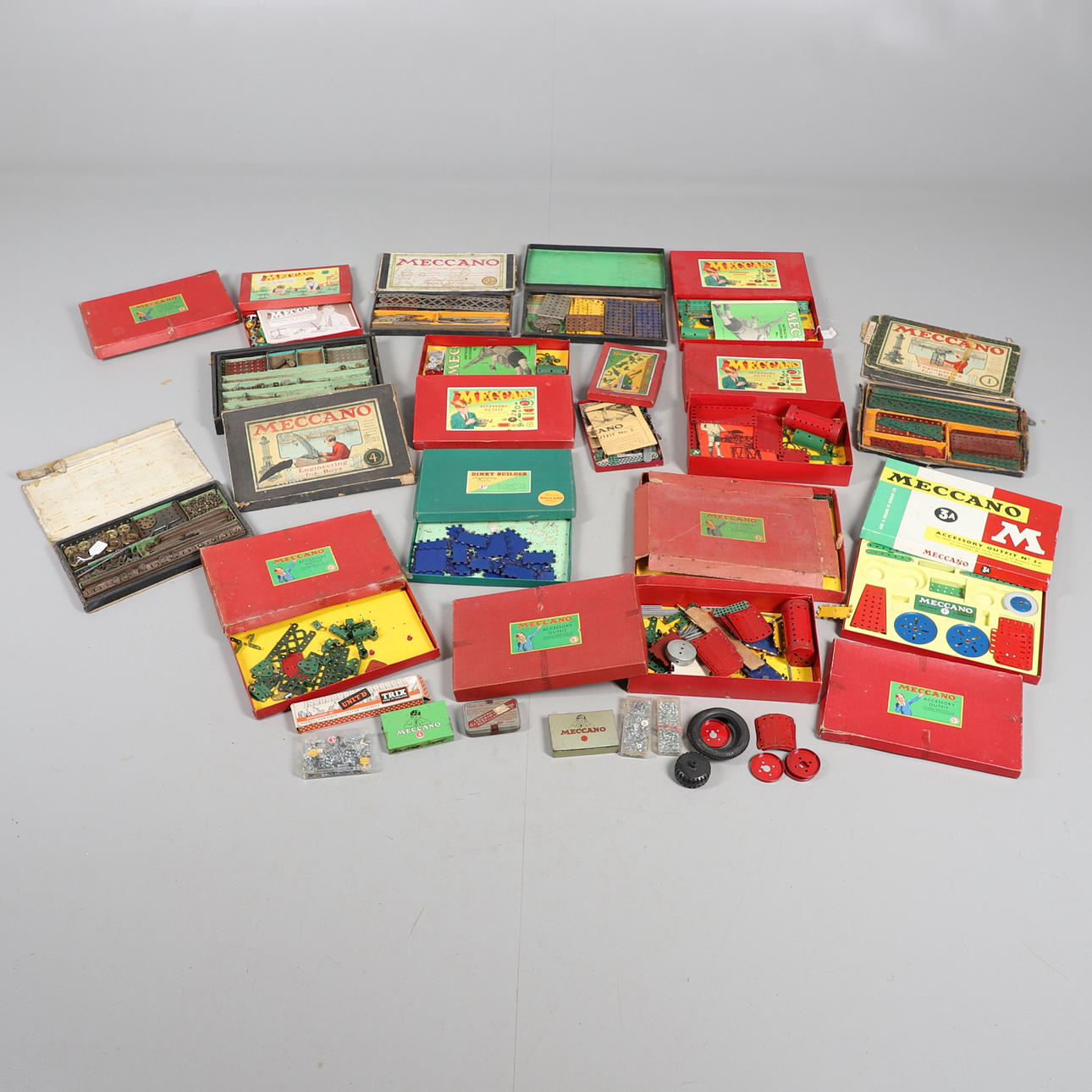 MECCANO - JUEGOS DE PIEZAS EN CAJA.