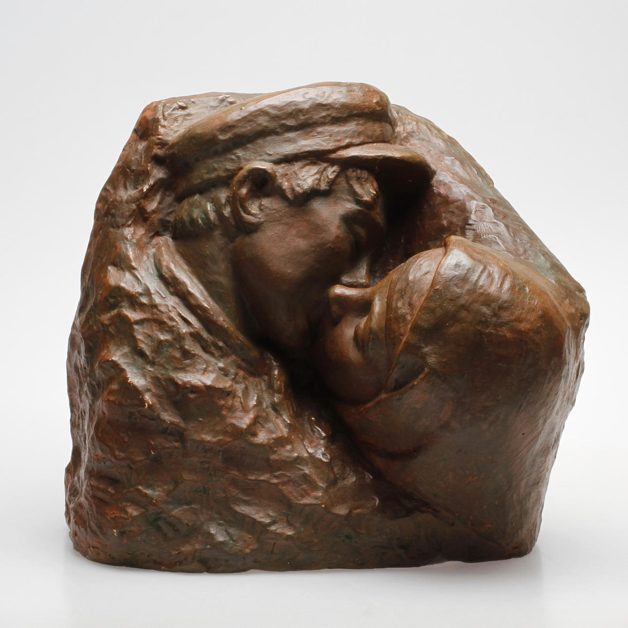 HOLGER PERSSON. "Kyssen". Skulptur, gips, signerad.