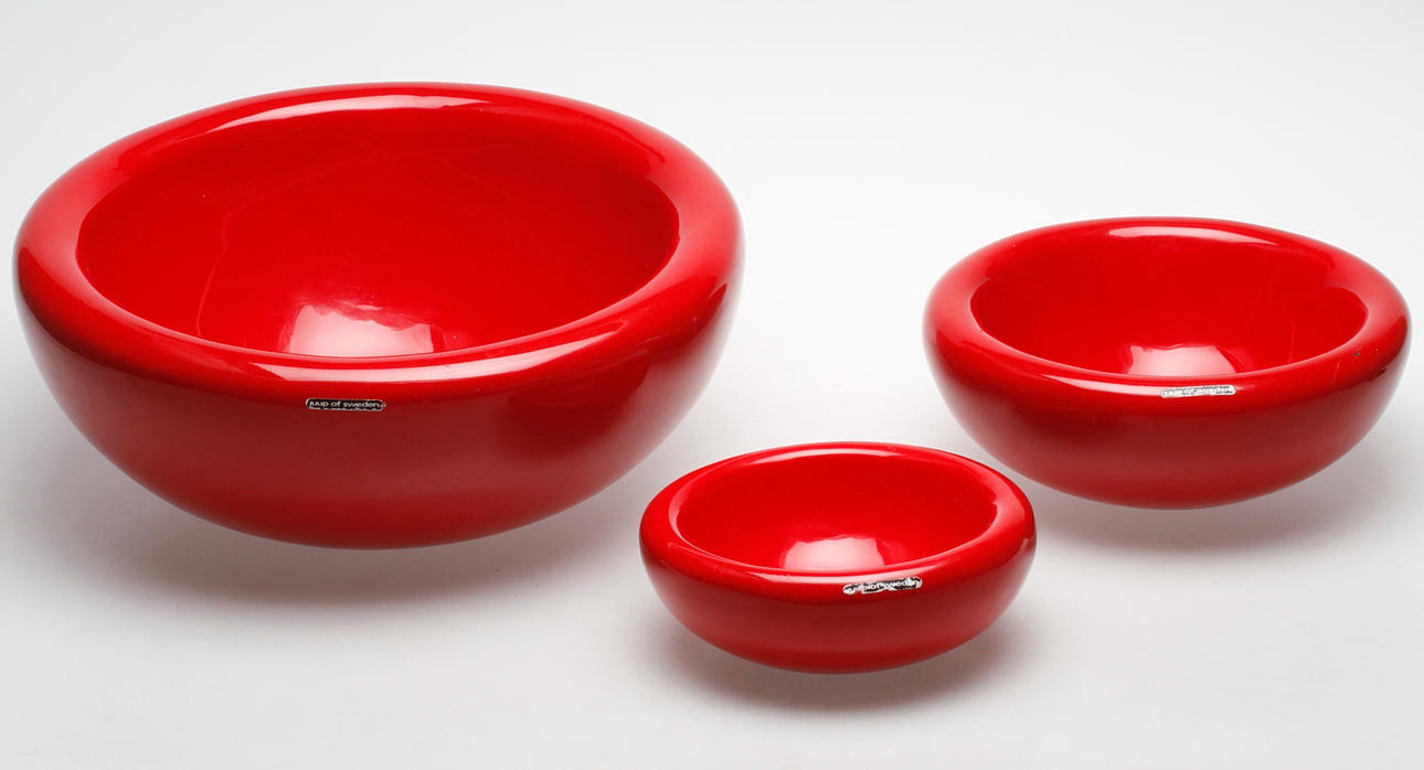 SKÅLAR, 3 st, röd plast, Juup of Sweden, etikettmärkta.