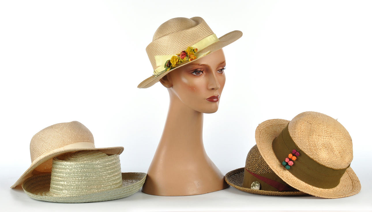 HÜTE. Set med 5 sommarhattar halmhattar för kvinnor.