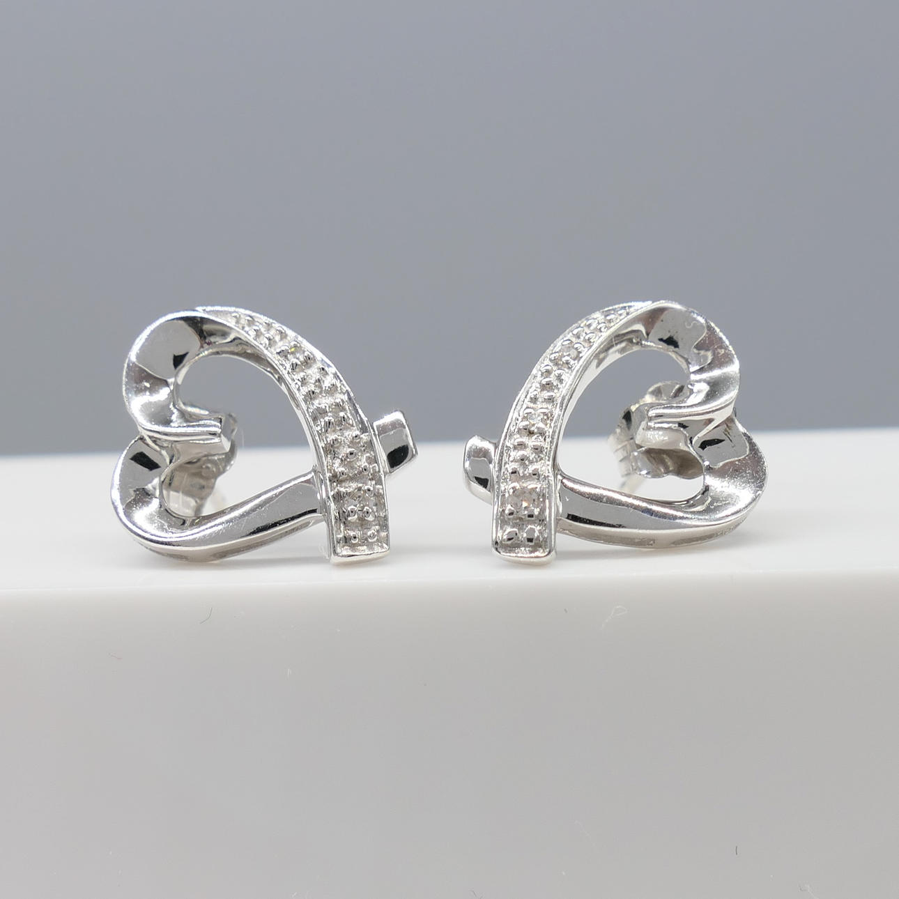 DIAMANT hjärthörhängen.