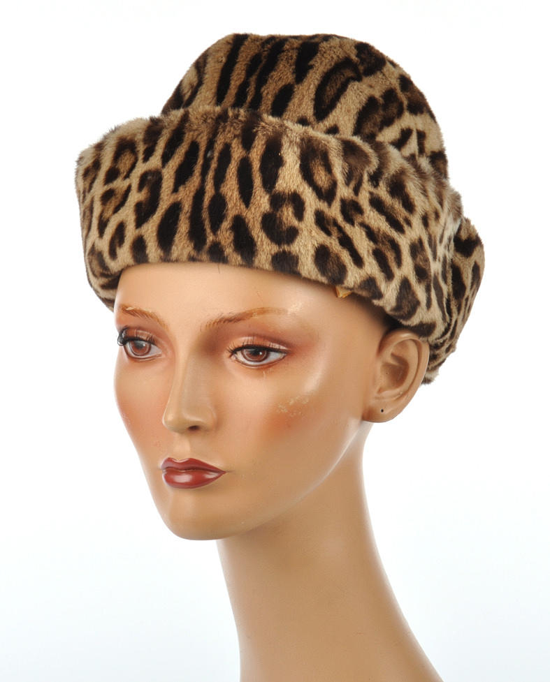 PELZMÜTZE. För damer, vildkatt förmodligen.