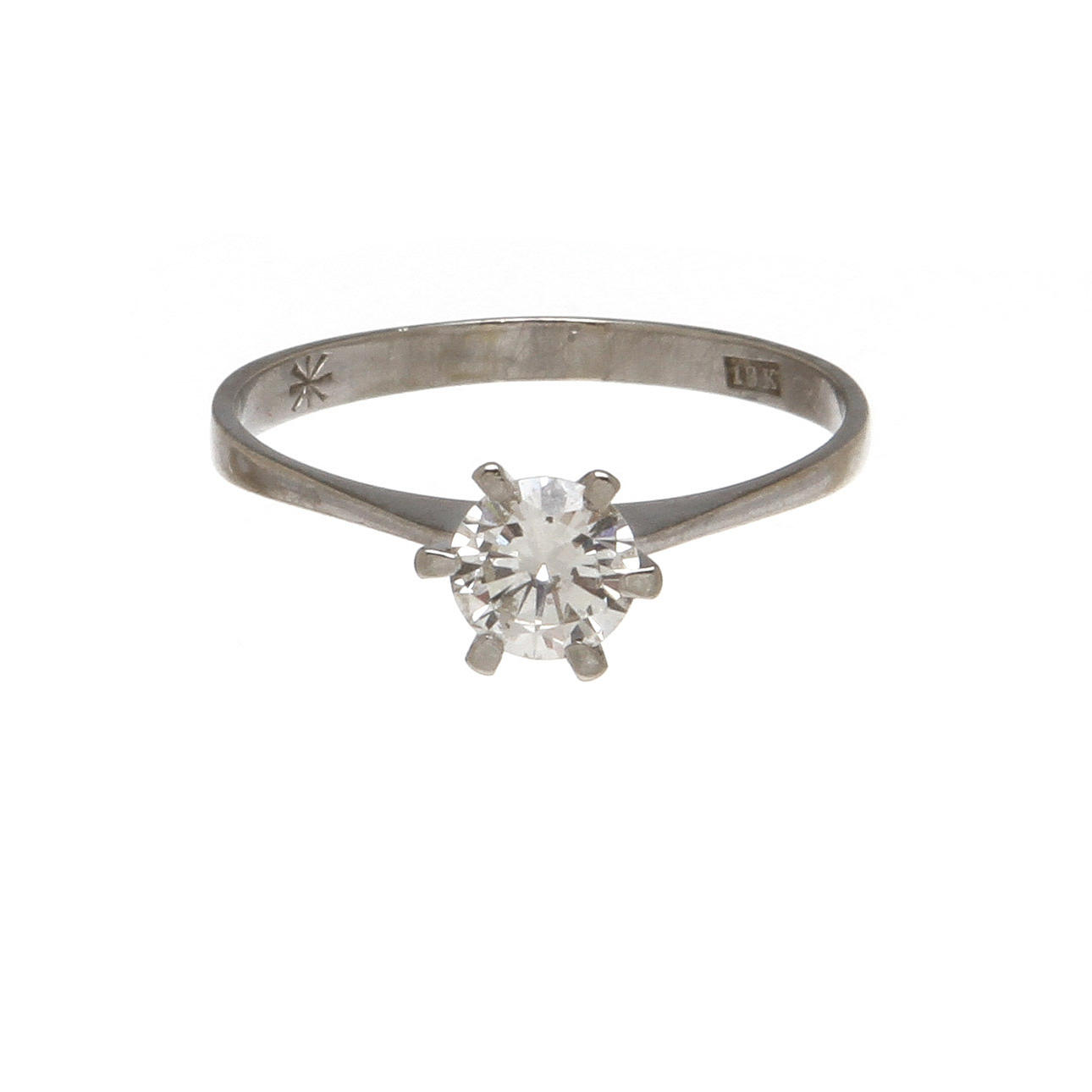 RING, 18K vitguld med diamant 0,63 ct. Vikt 2,0 g.