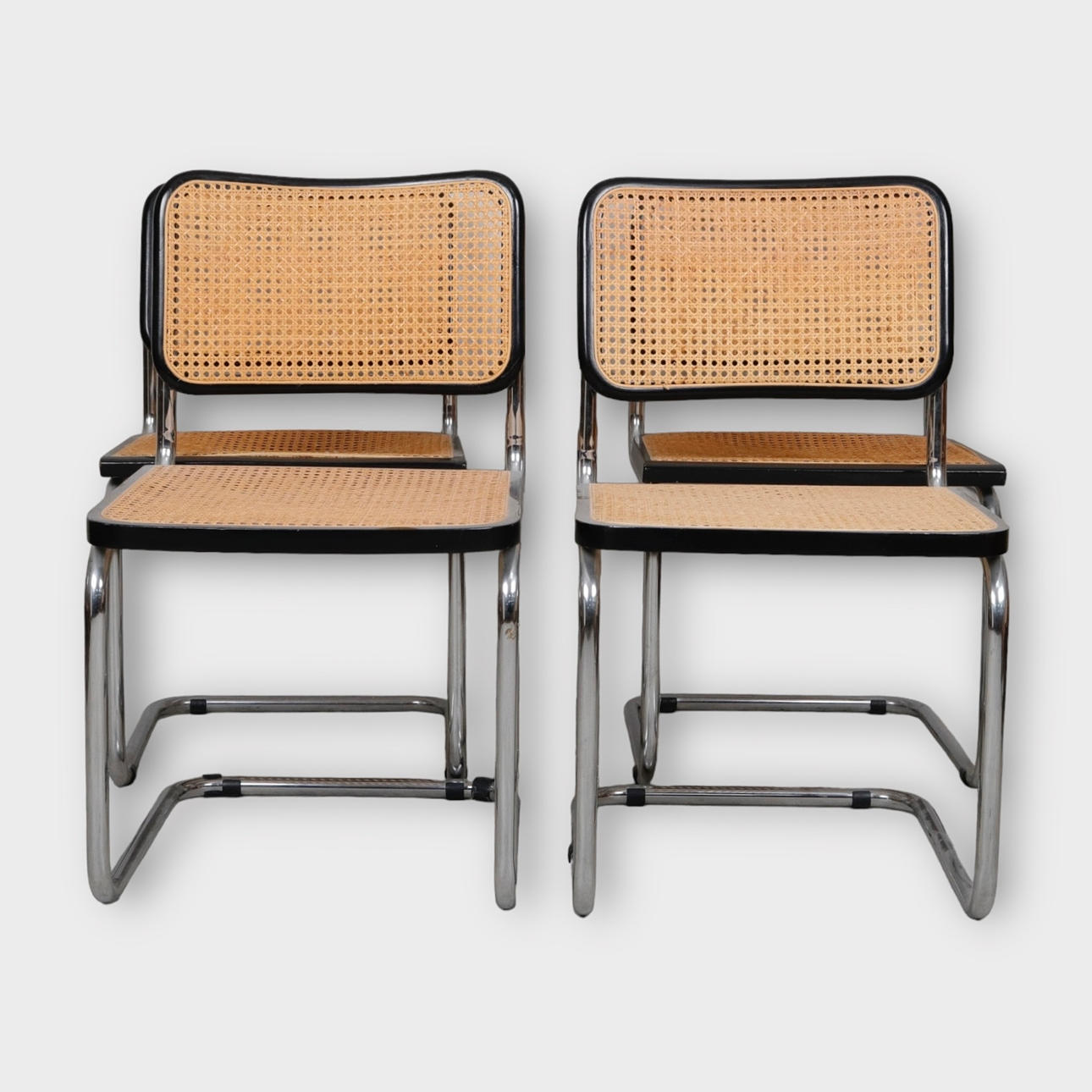 Ein Satz von 4 Stühlen und Hockern, Bauhaus Modell.