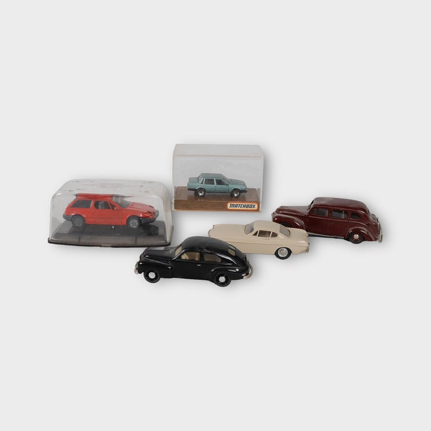 LEKSAKSBILAR, 5 stycken, metall, Volvo.