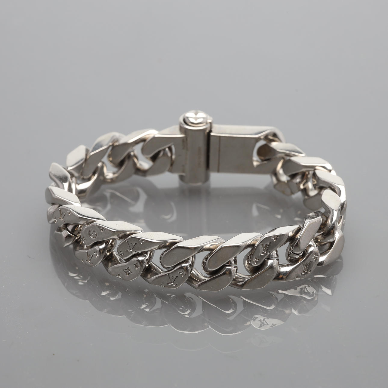 VIRGIL ABLOH. A bracelet, size L, Louis Vuitton.