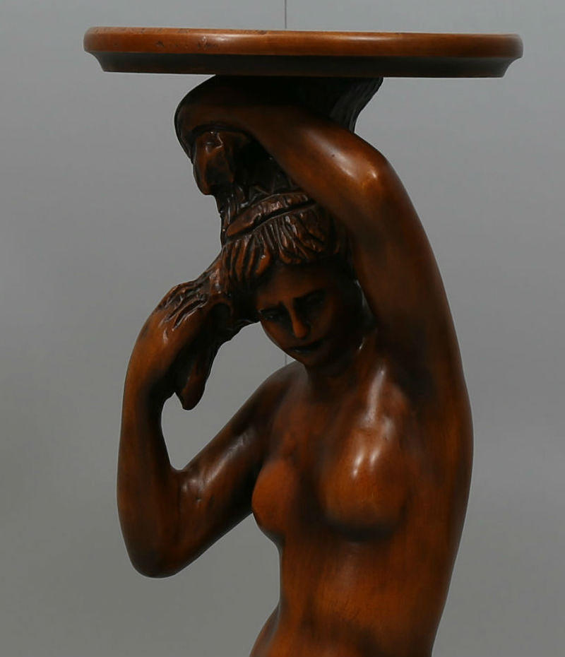PIEDESTAL, trä, skulpterad kvinna, 1900-talets andra hälft.