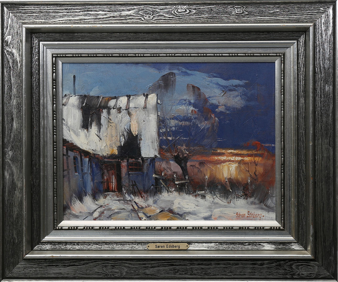 SÖREN EDSBERG. Lantgård i snö. Olja på duk, signerad Sören Edsberg.