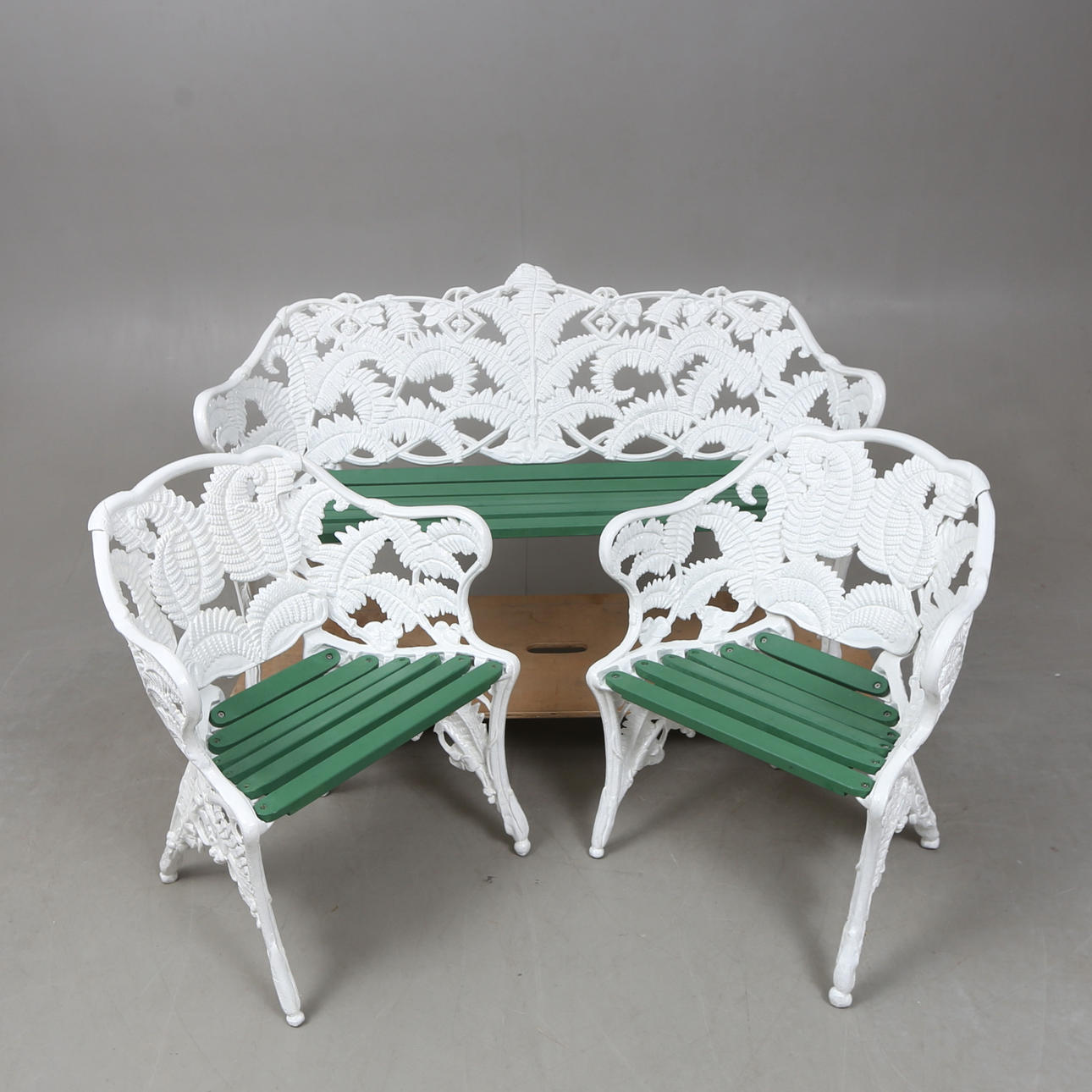 TRÄDGÅRDSMÖBEL, "Ormbunke", soffa samt två fåtöljer.