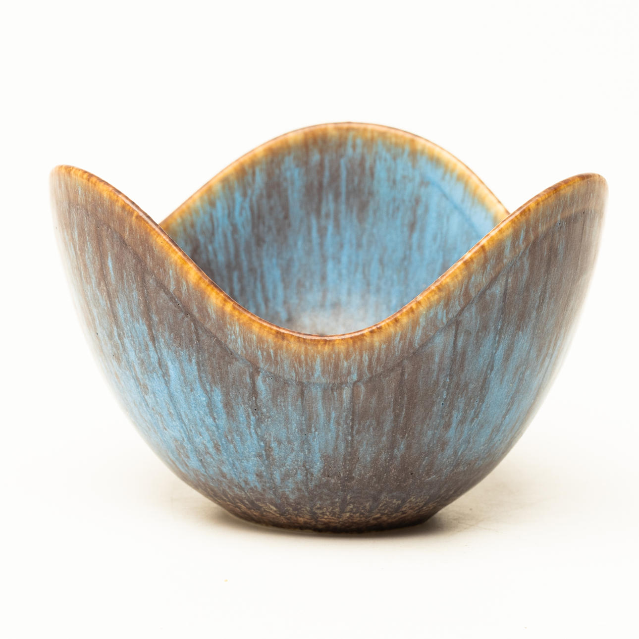 GUNNAR NYLUND. Eine Schale aus Steinzeug, Rörstrand.