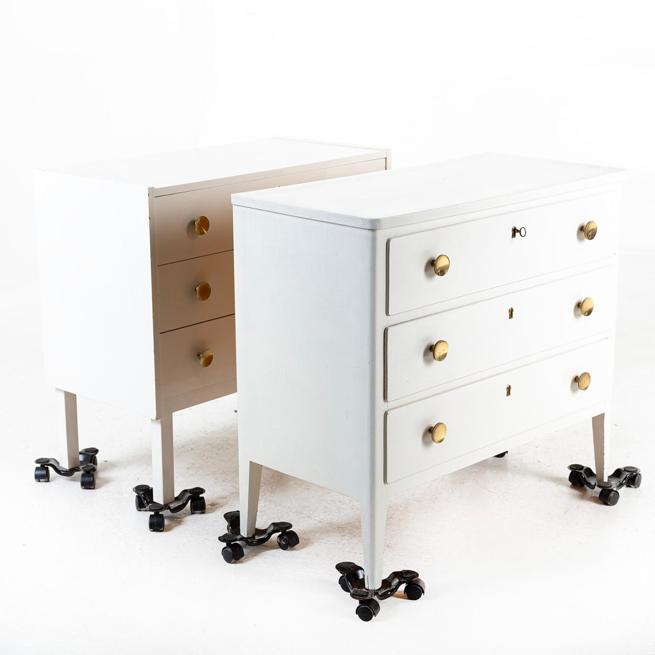 Set de 2 cómodas Còmoda, pintadas.