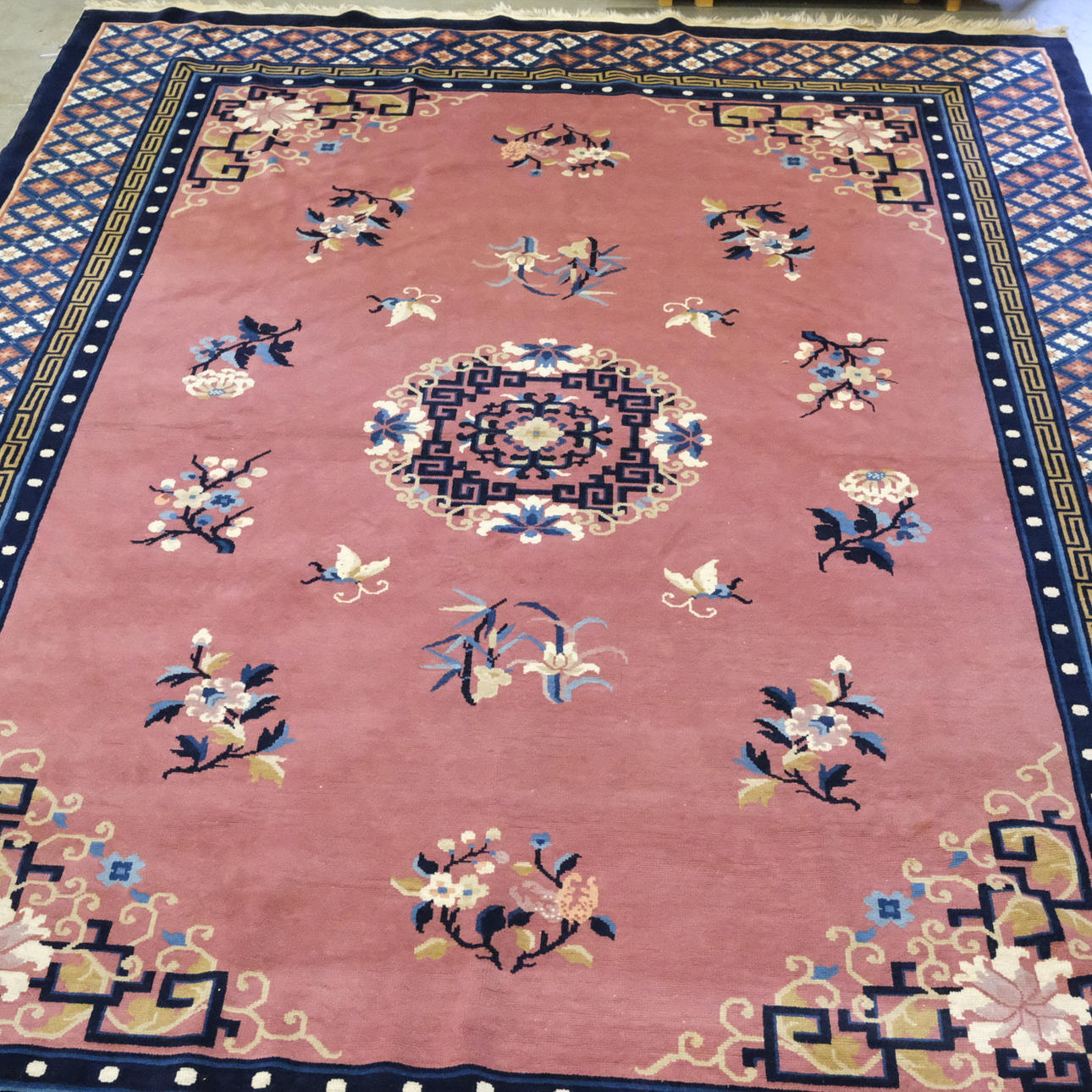 ALFOMBRA, ESTILO POU TOU-, CINE.