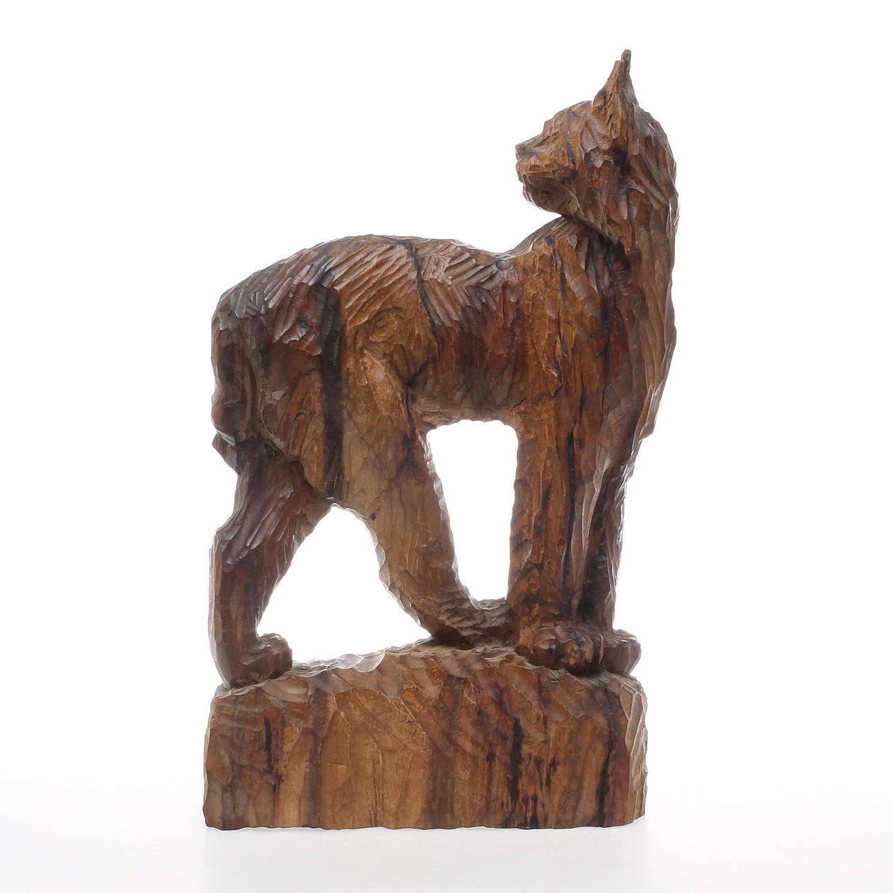 SKULPTUR, Lodjur, skuret trä, signerad ÅL -49.