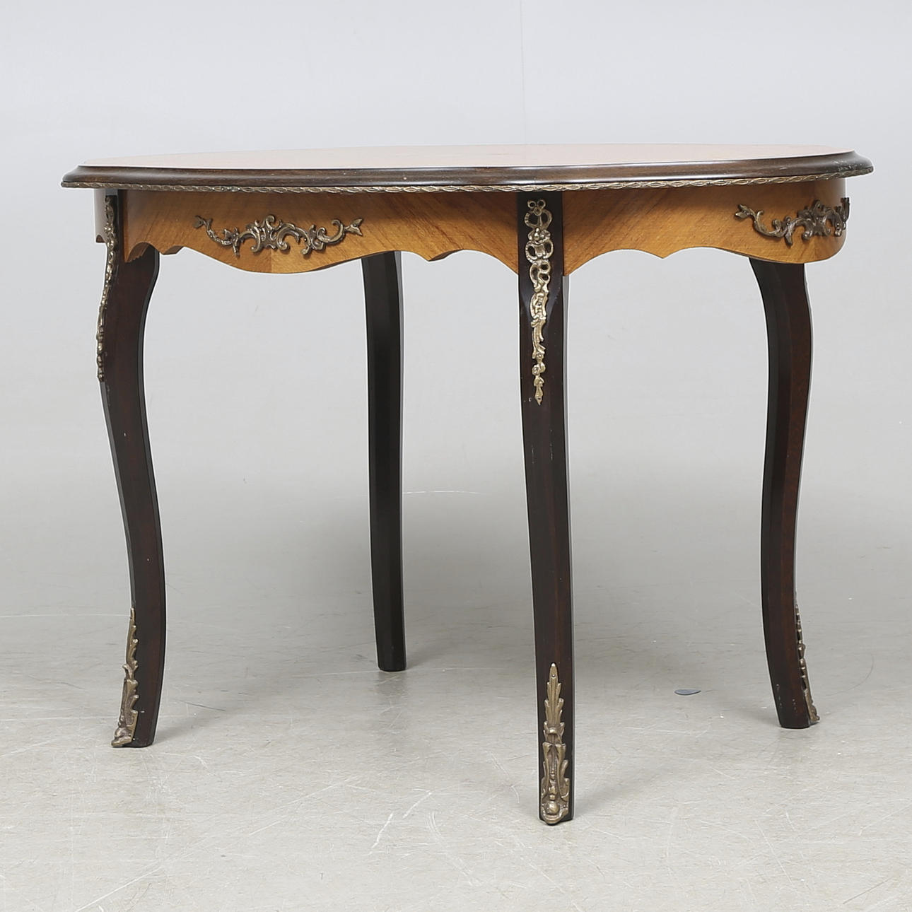 SOFFBORD, Louis XV-stil, 1900-talets andra hälft.