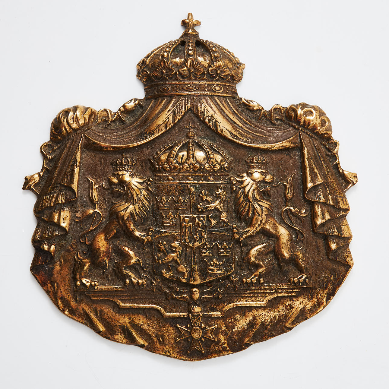 Våbenskjold, bronze, Sverige, 20. århundrede.
