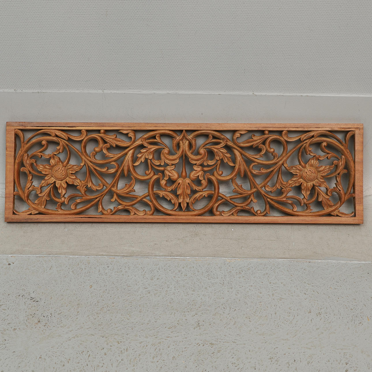 TRÄPANEL, snidad dekor, 1900-tal.