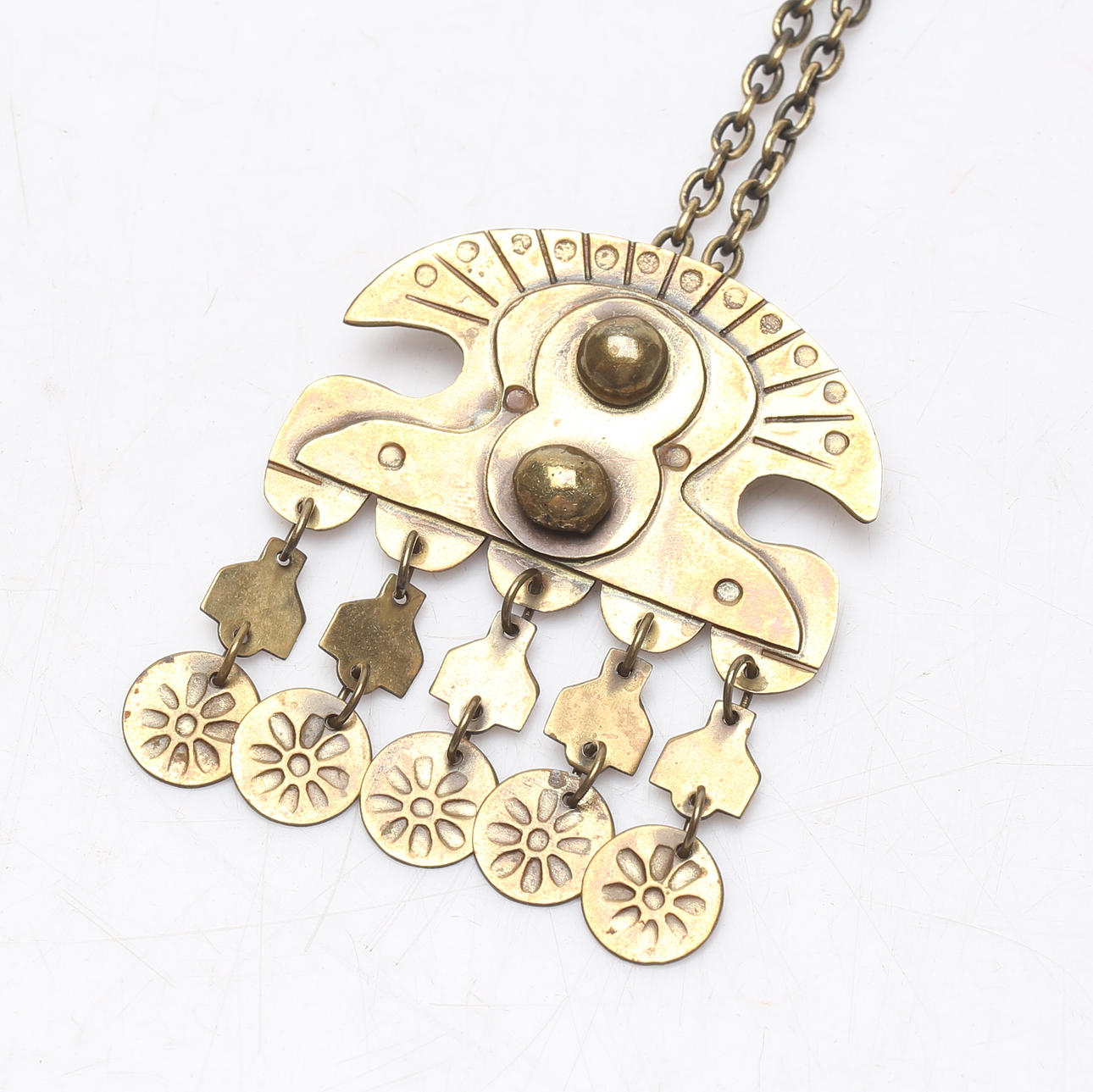 SEPPO TAMMINEN. Pronssinen kaulakoru, Suomi.