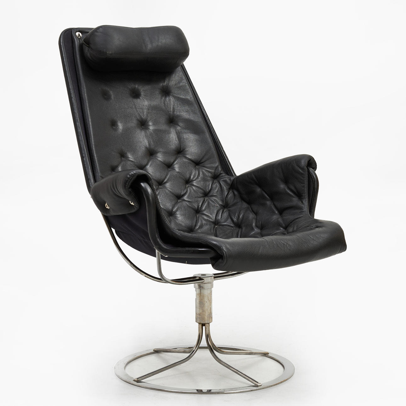 BRUNO MATHSSON. Armchair, “Jetson”, black leather, Dux.