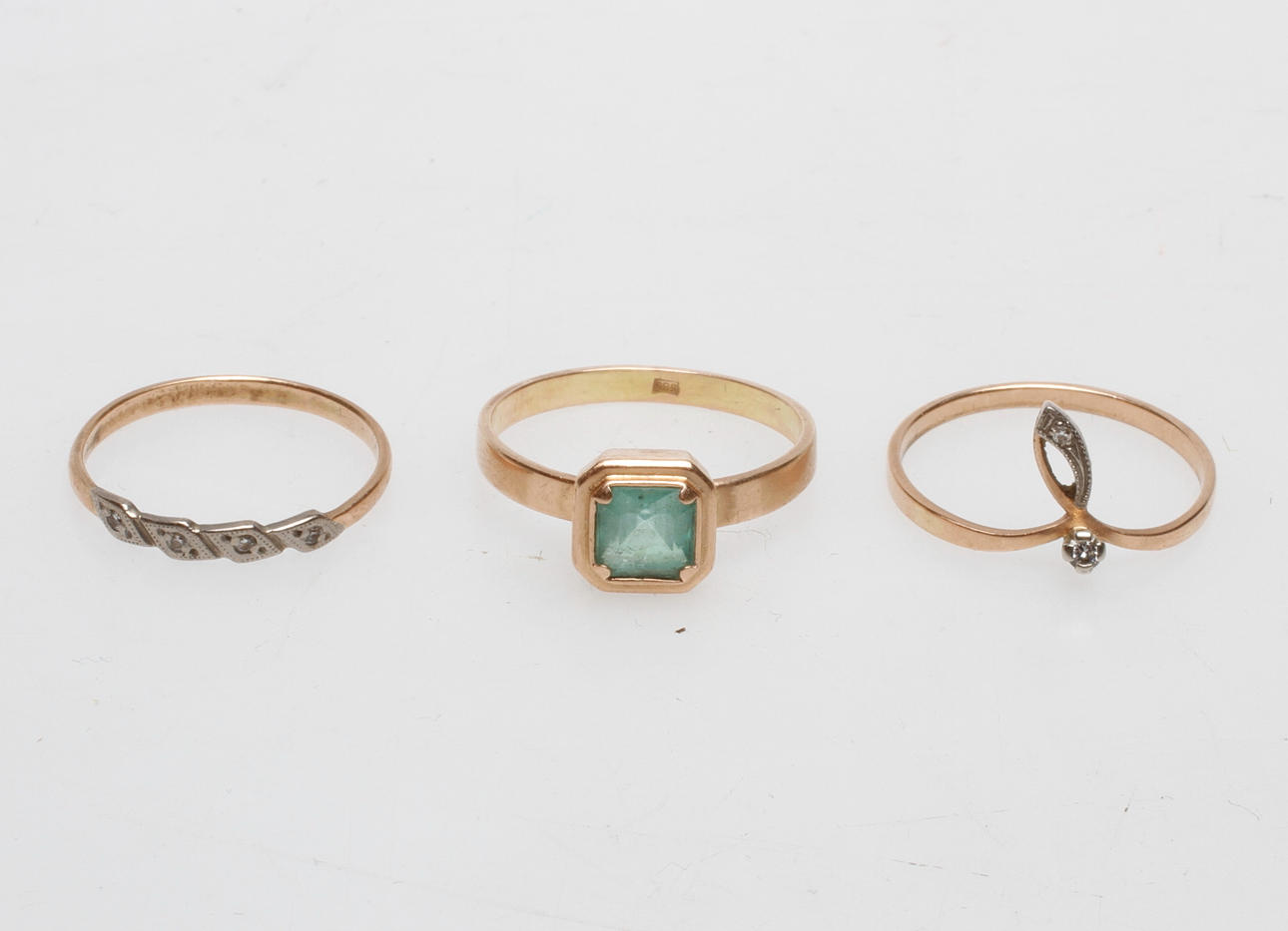 RINGAR, 3 st, 14k guld, vikt ca 6,8 gr.