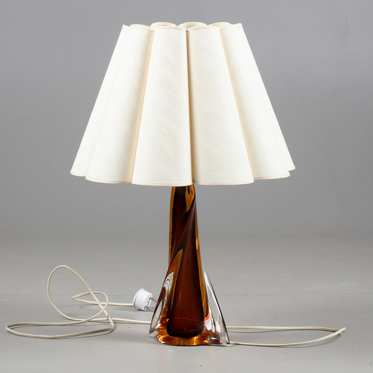 BORDSLAMPA, Nils Landberg, Orrefors, glas, signerad, 1900-talets slut.