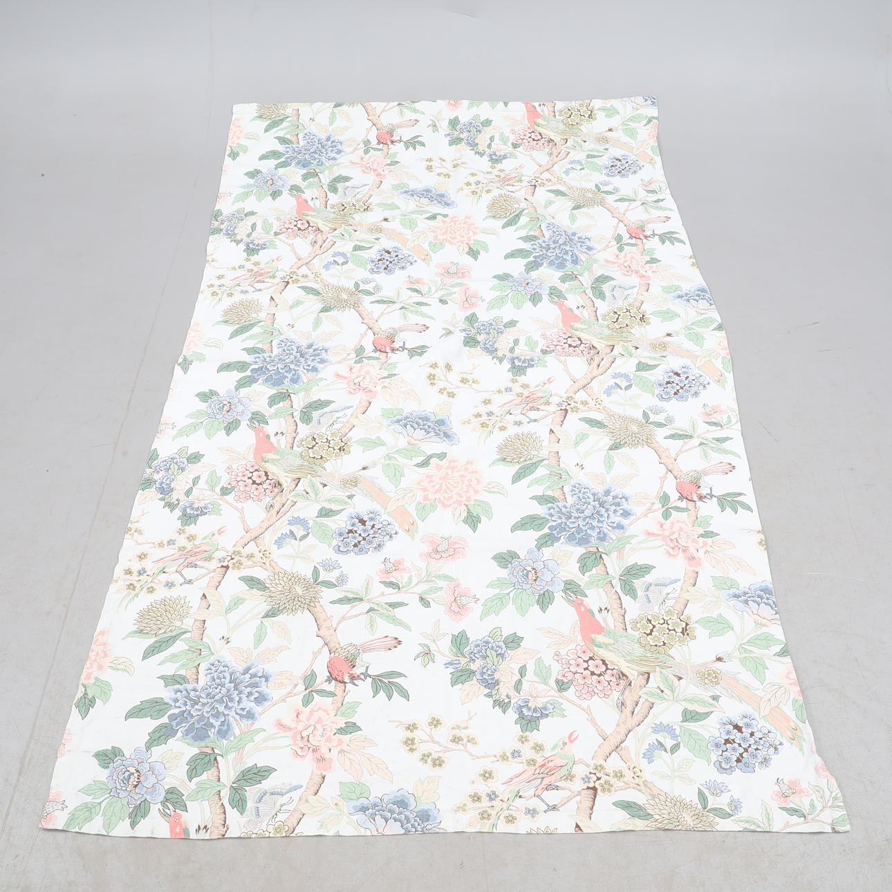 DRAPERI / TEXTIL, "Hydrangea bird", GP & J BAKER.