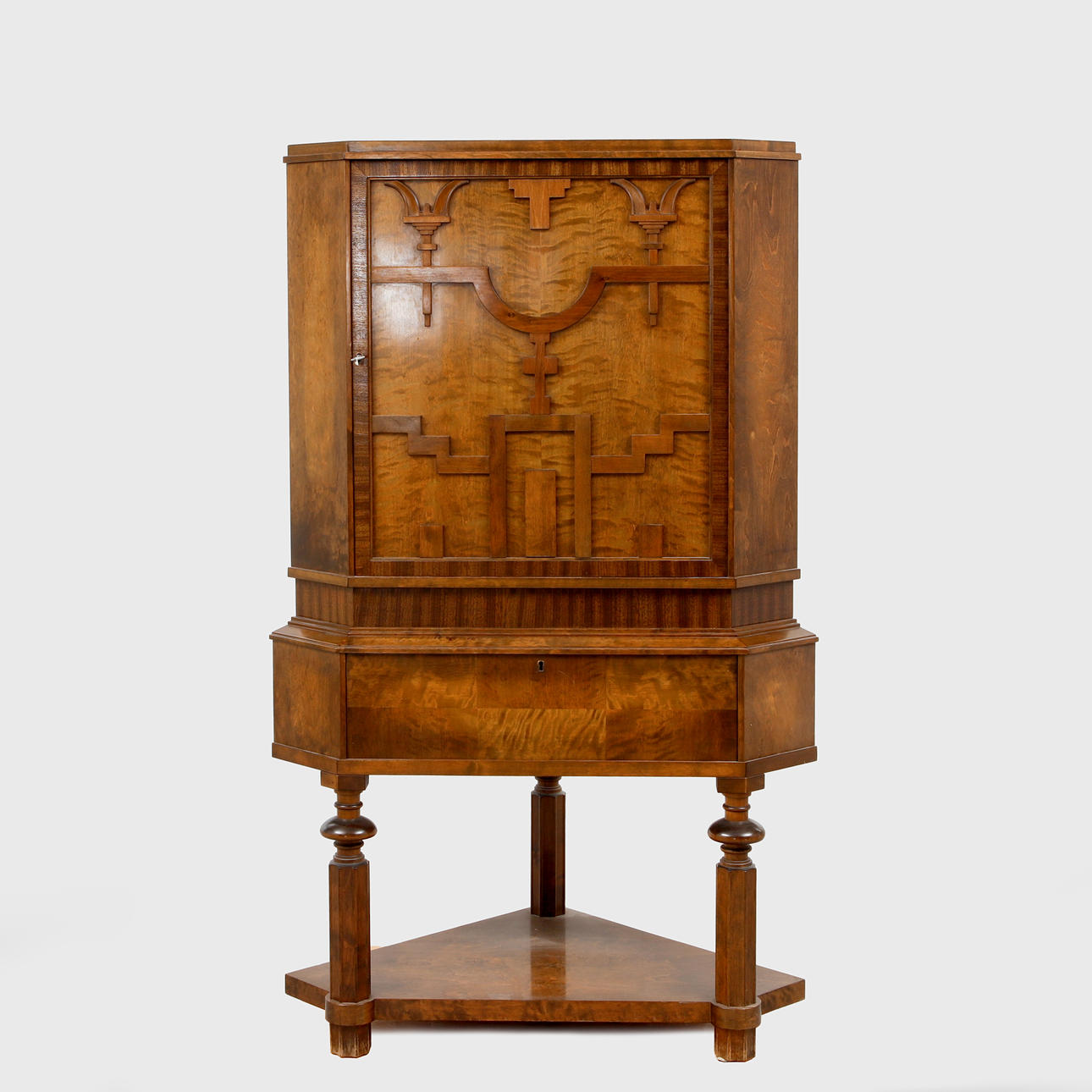 HÖRNSKÅP, 1920/30-tal.