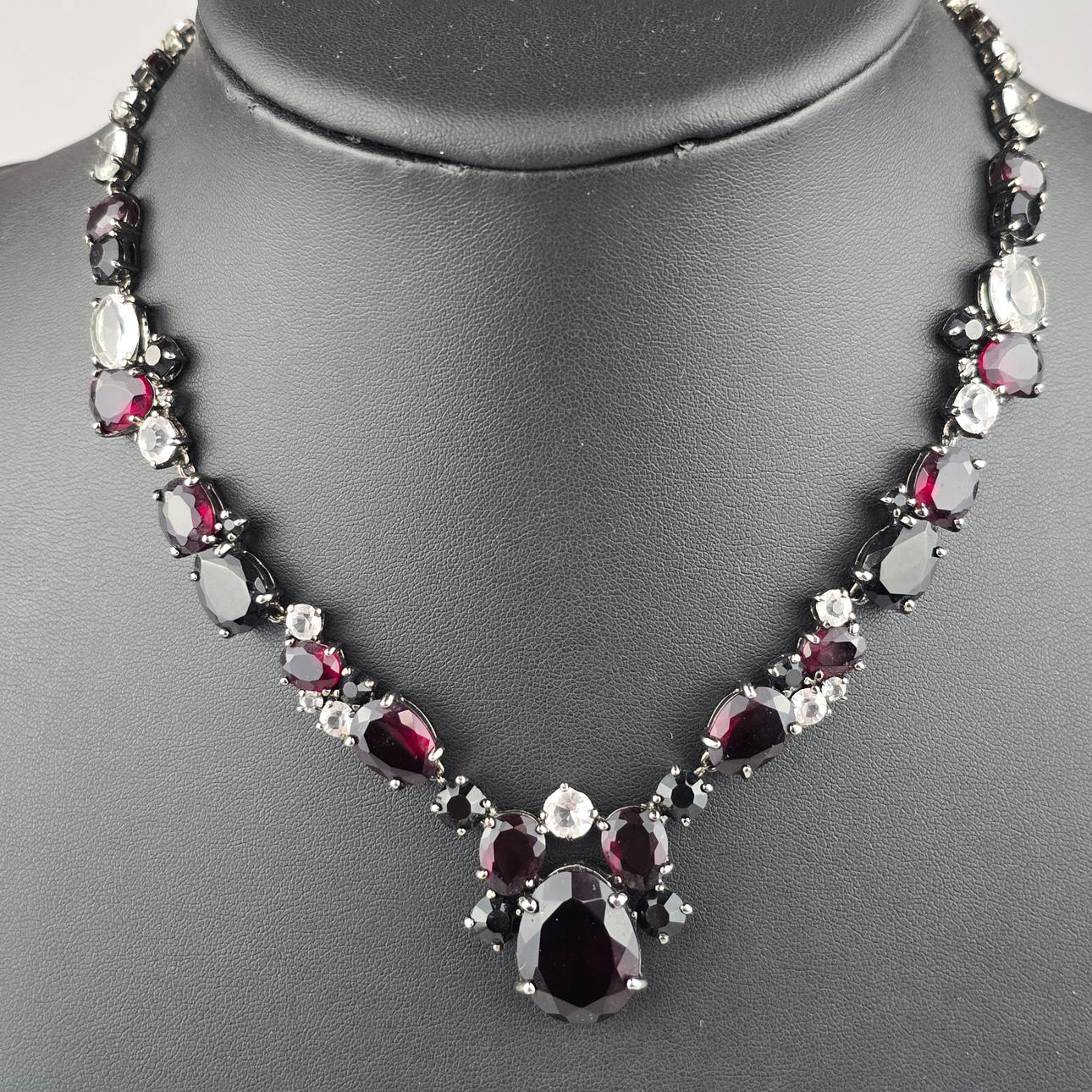 - COLLAR VINTAGE - MONET/USA.