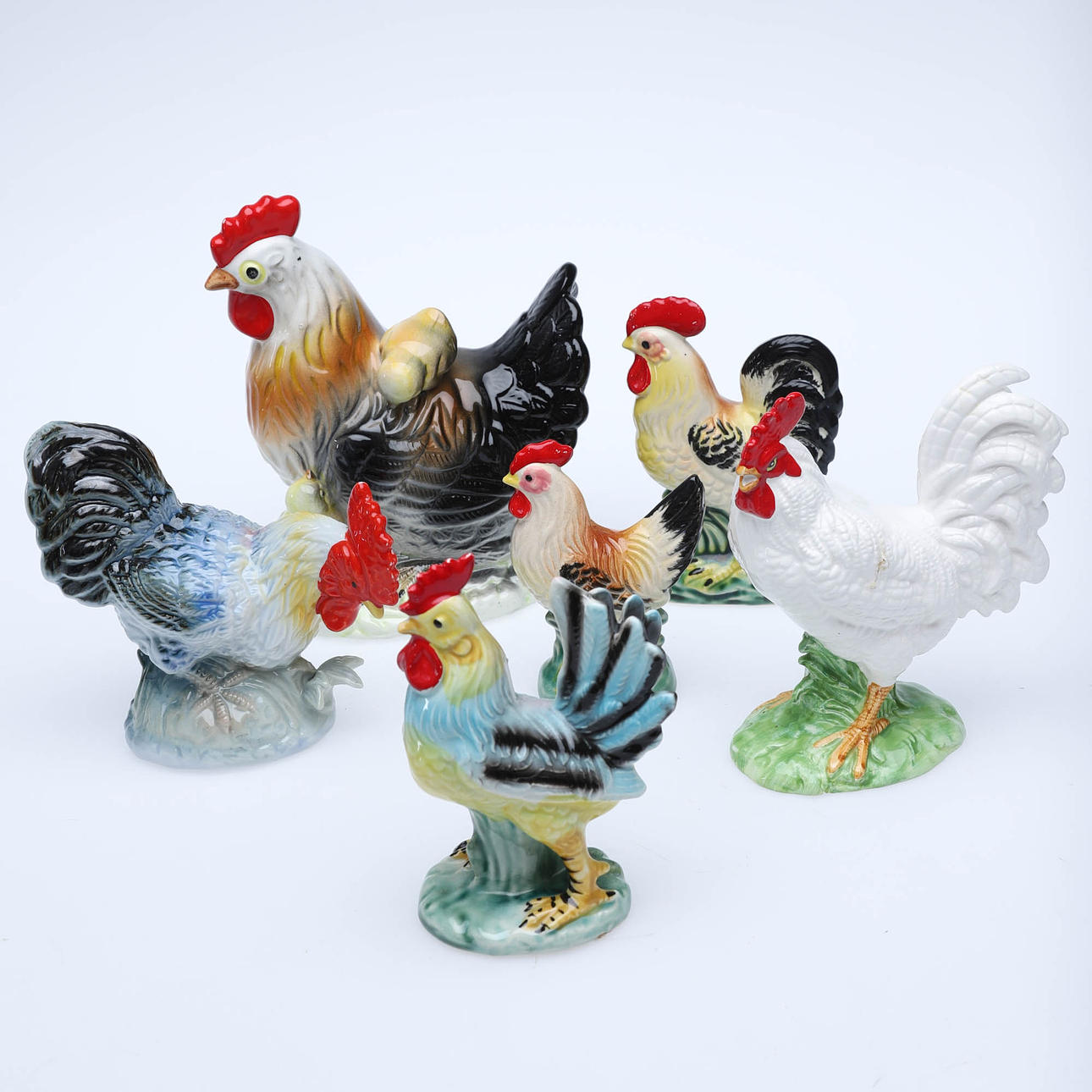 PARTI PÅSK, Tuppar och hönor i porslin.