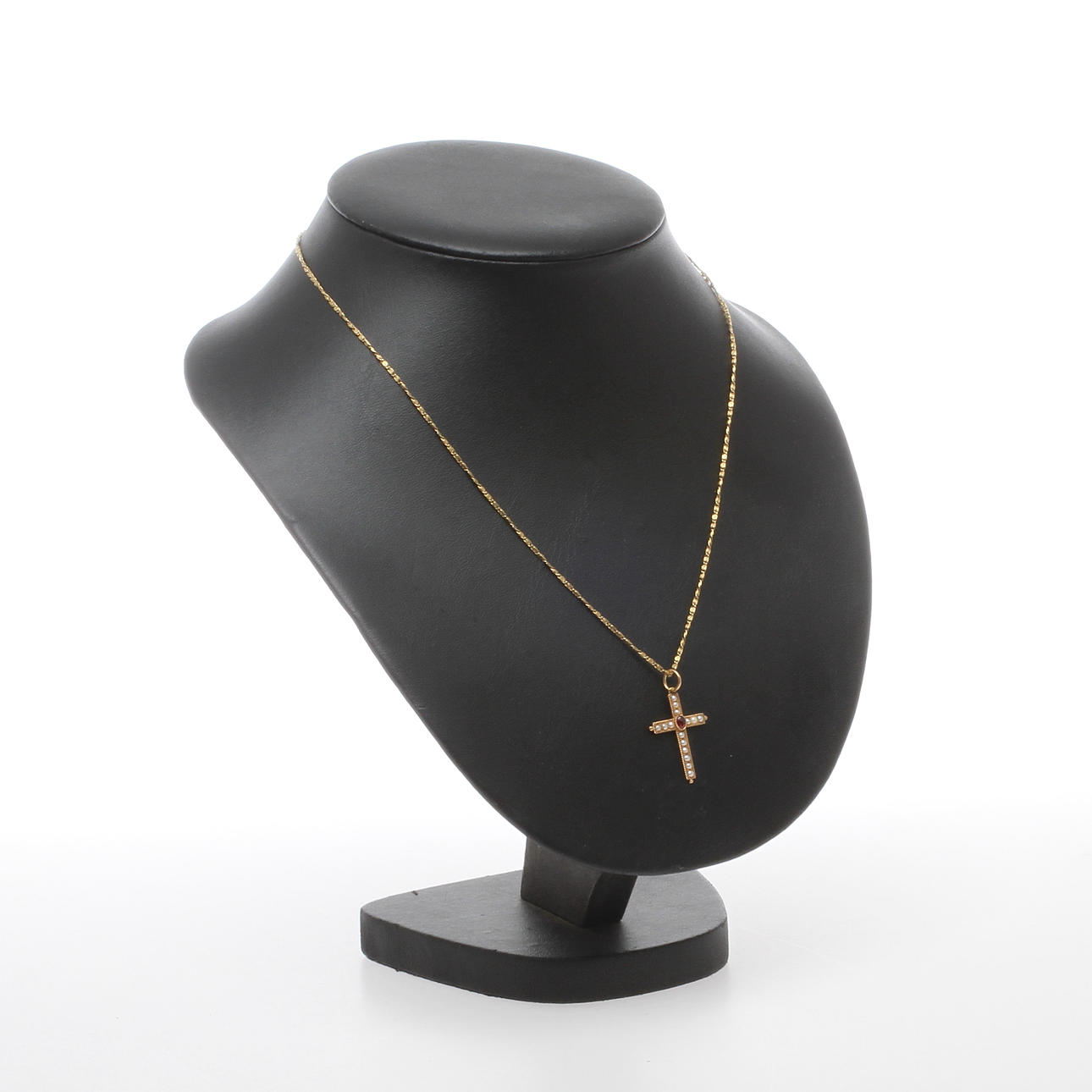 HÄNGE i form av kors samt kedja, 18k guld, otydliga stämplar, Sverige, 1907.