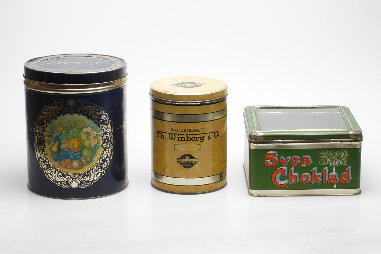 PLÅTBURKAR, 3 st. Bland annat Svea Choklad.